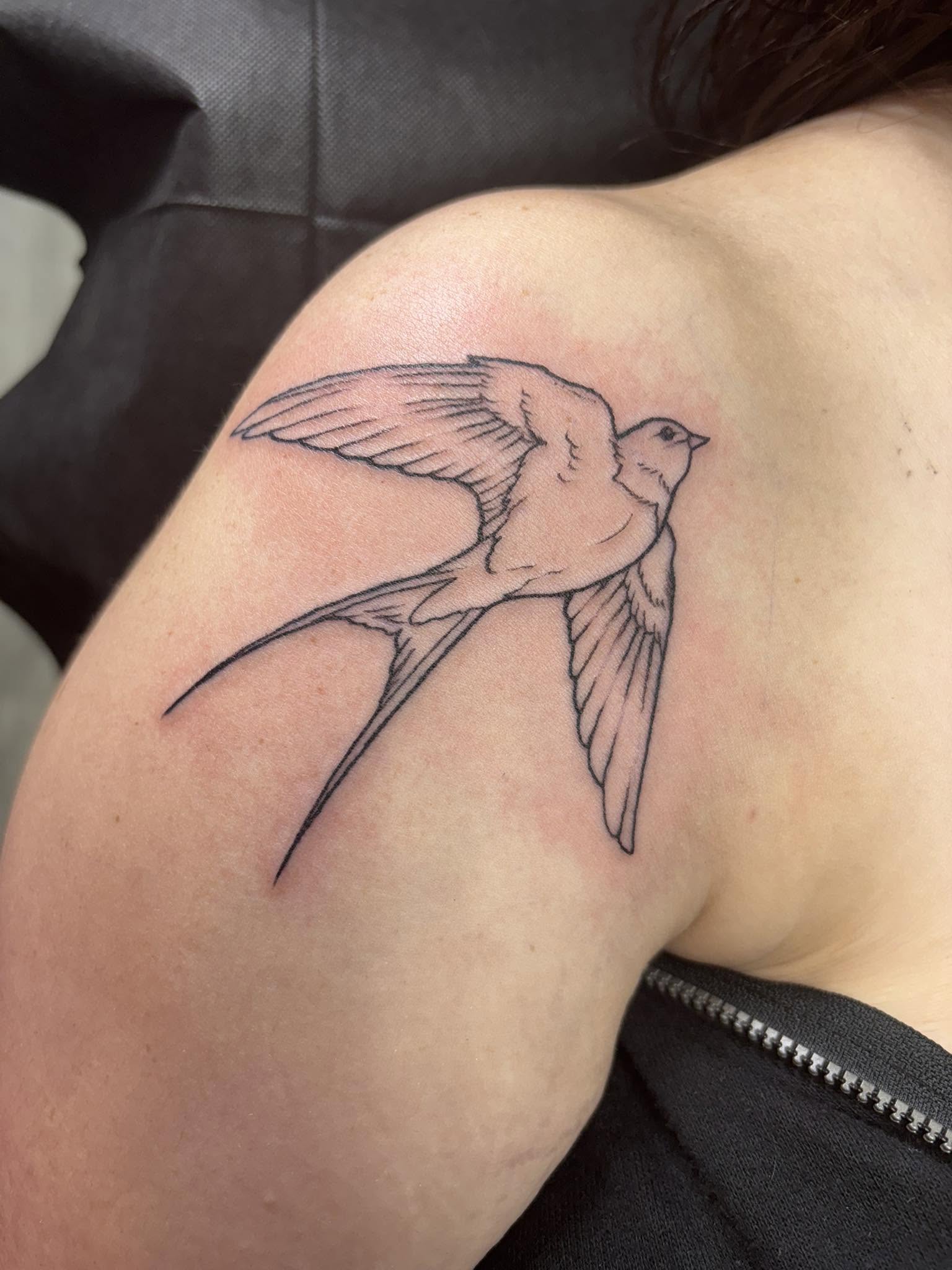 Swallow shoulder piece